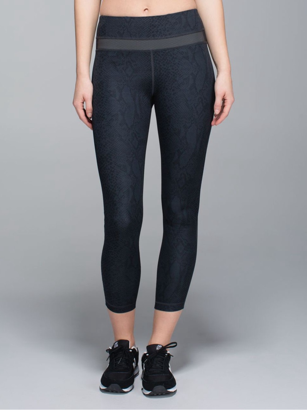 Lululemon Light Speed Tight Full-On Luxtreme Super Black Snake Print Reflective